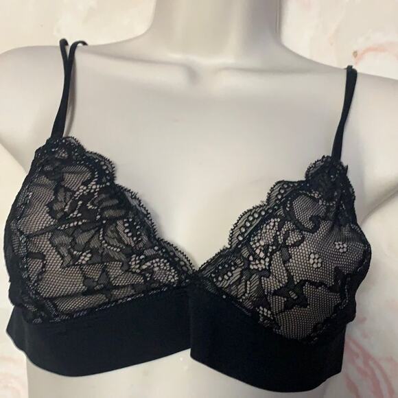 OUT FROM UNDER LACE BLACK BRA SIZE M - Picture 1 of 3